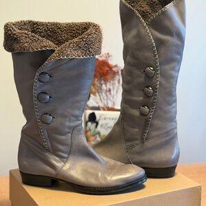 B Makowsky Leather Women's Boots